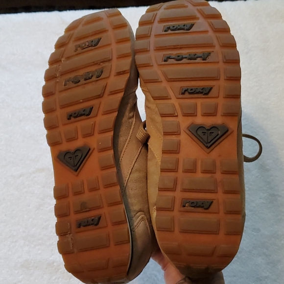 *SOLD*Roxy Shoes size 9 - Picture 6 of 10